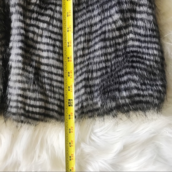 ITEM IS SOLD - NWT BB Dakota fur vest - Picture 7 of 8